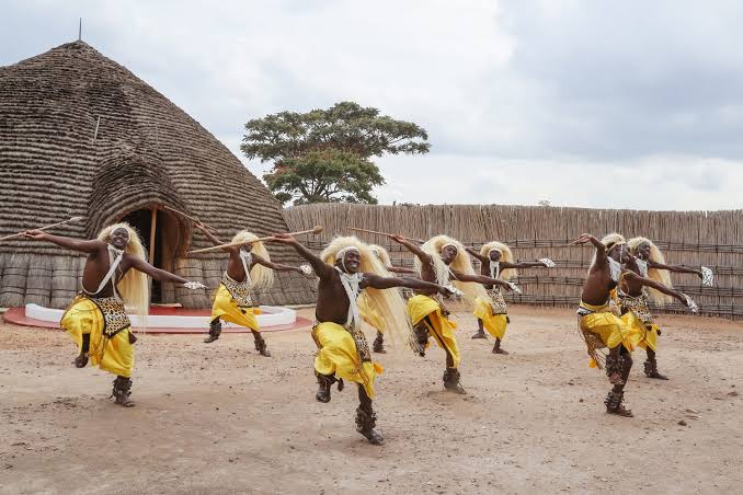 Intore dancers